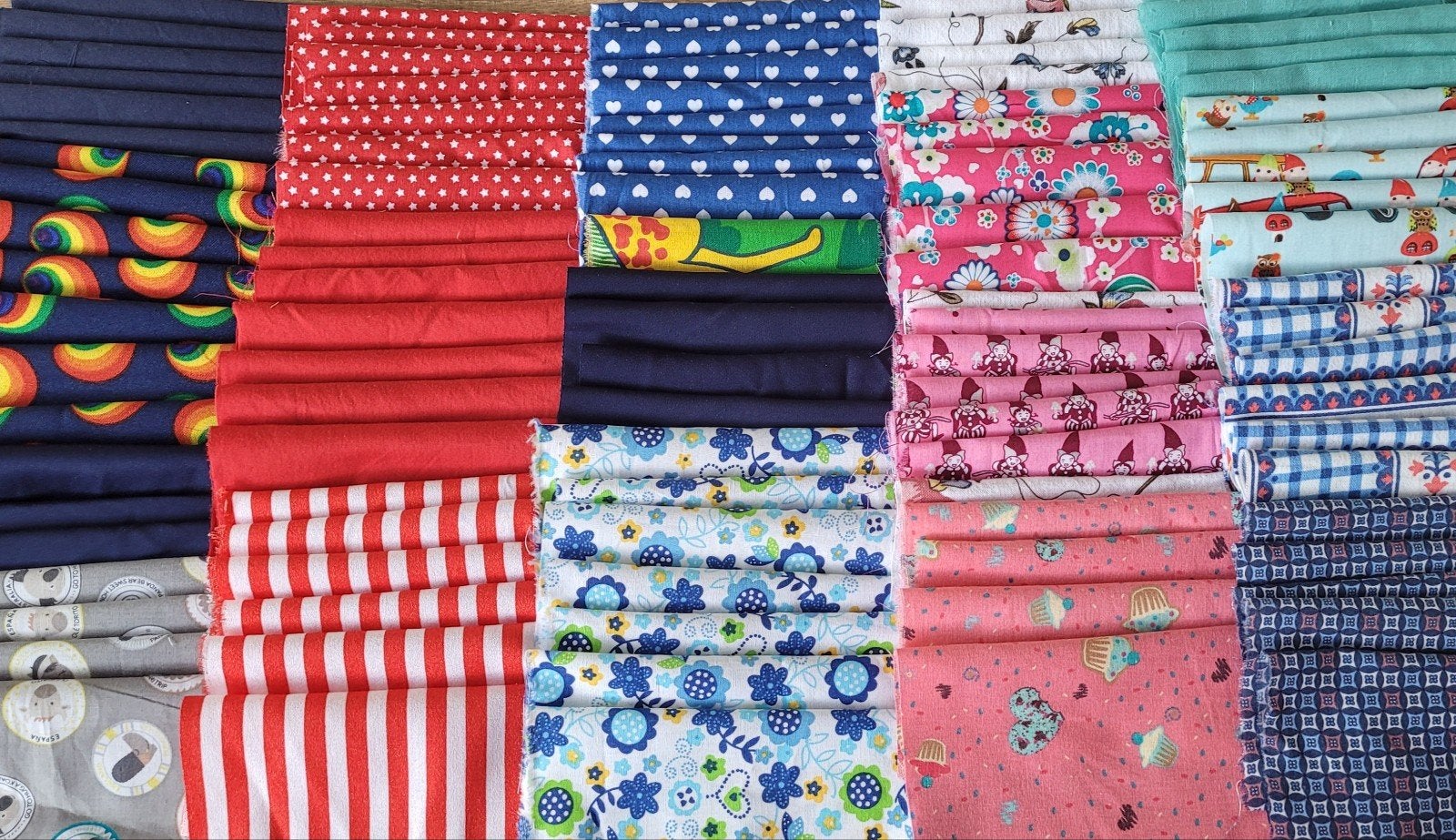 Partij pakket 4 hobby en quilt
lapjes 100stuks van 10x10cm, Overige materialen, Overige kleuren, Nieuw, Ophalen of Verzenden