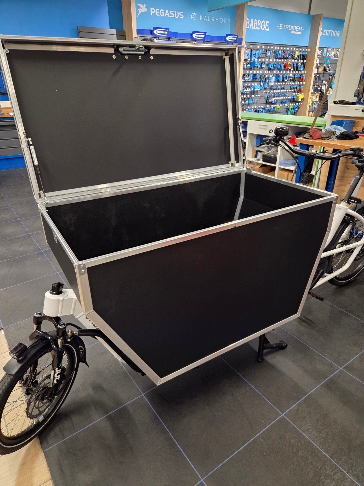 Nieuwe Flightcase voor Urban Arrow Bakfiets, Ophalen, Nieuw, Overige typen, DENTING custom flightcases