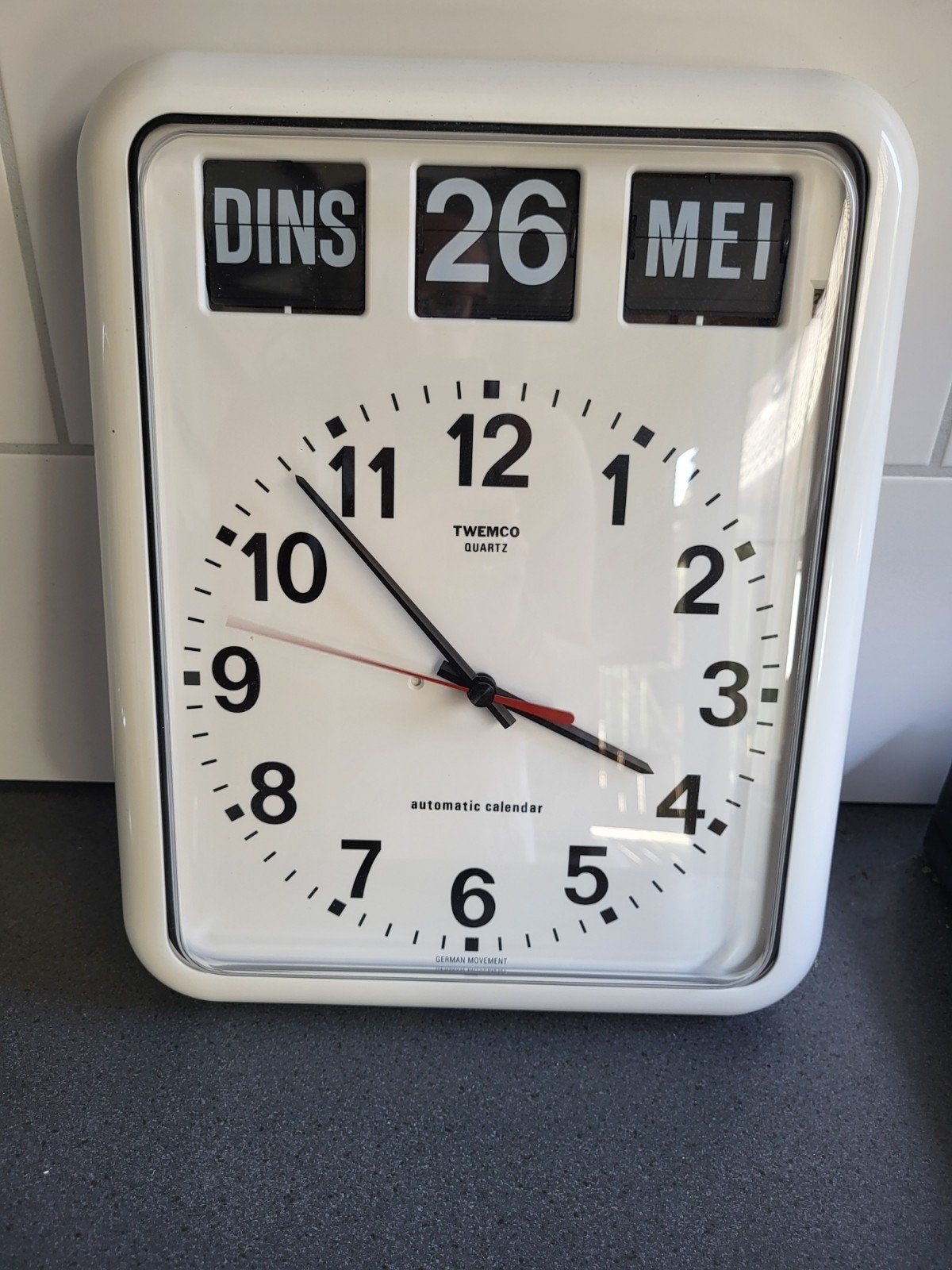 Analoge dementieklok - duidelijke dag/nacht klok, Ophalen of Verzenden, Zo goed als nieuw, Analoog, Wandklok