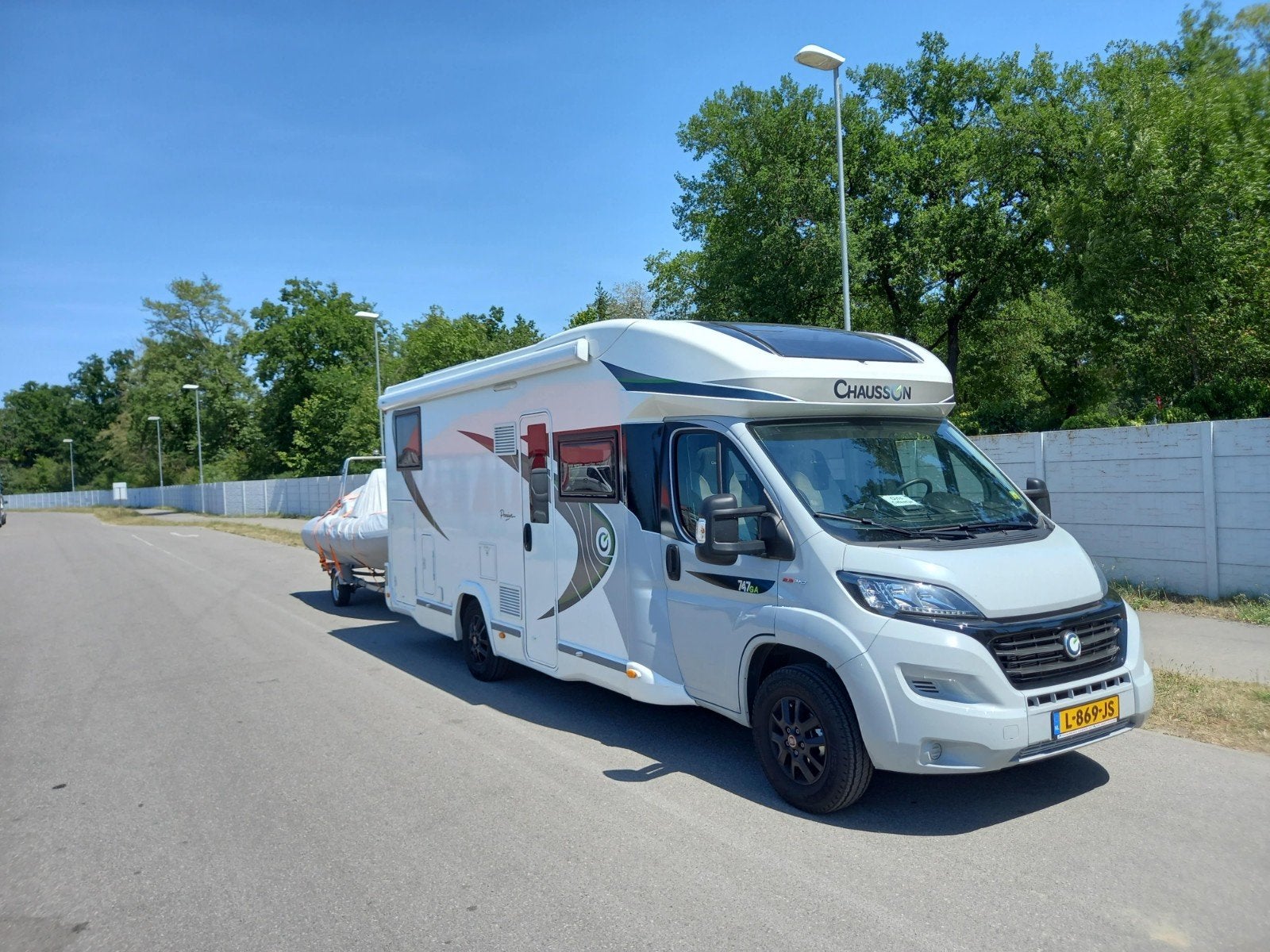 Chausson Camper: Luxe en Comfort voor 4 Personen, Caravans en Kamperen, Chausson, Particulier, Half-integraal, Tot en met 4