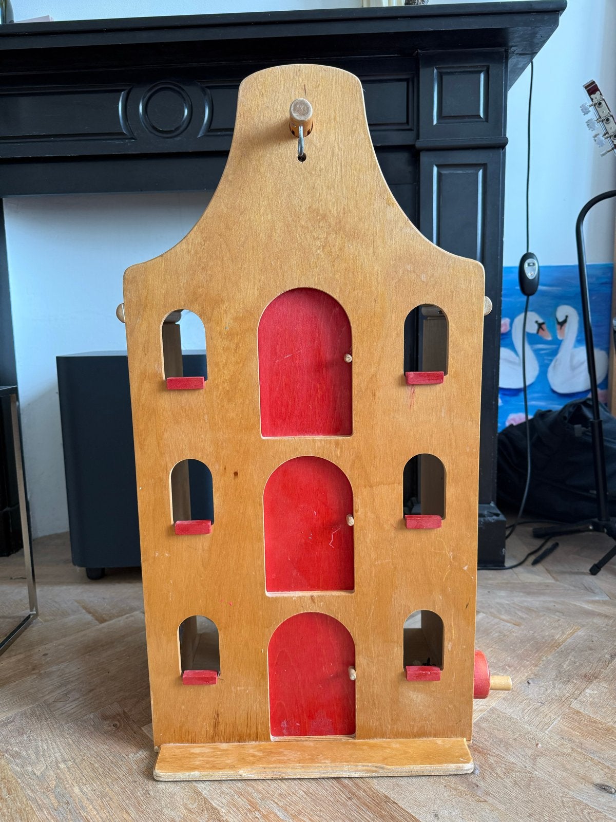 Houten Poppenhuis met Rode Daken en Deuren, Ophalen, Gebruikt, Poppenhuis