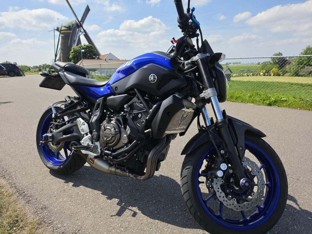 Yamaha MT-07 met Akrapovic uitlaat, Particulier, Naked bike