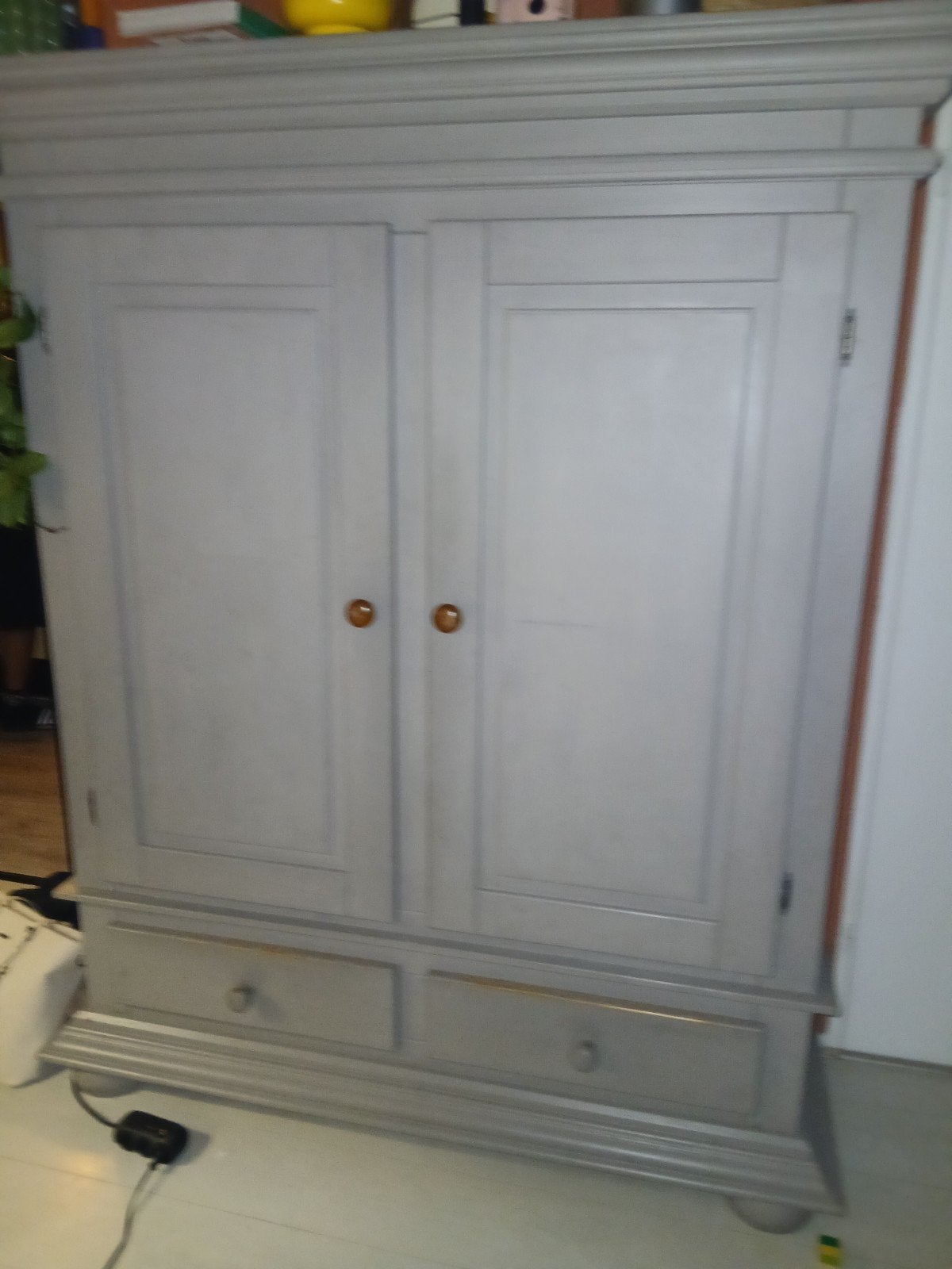 Grote grijze kast met legplanken en lades, Ophalen, Gebruikt, 100 tot 150 cm, Met lade(s)