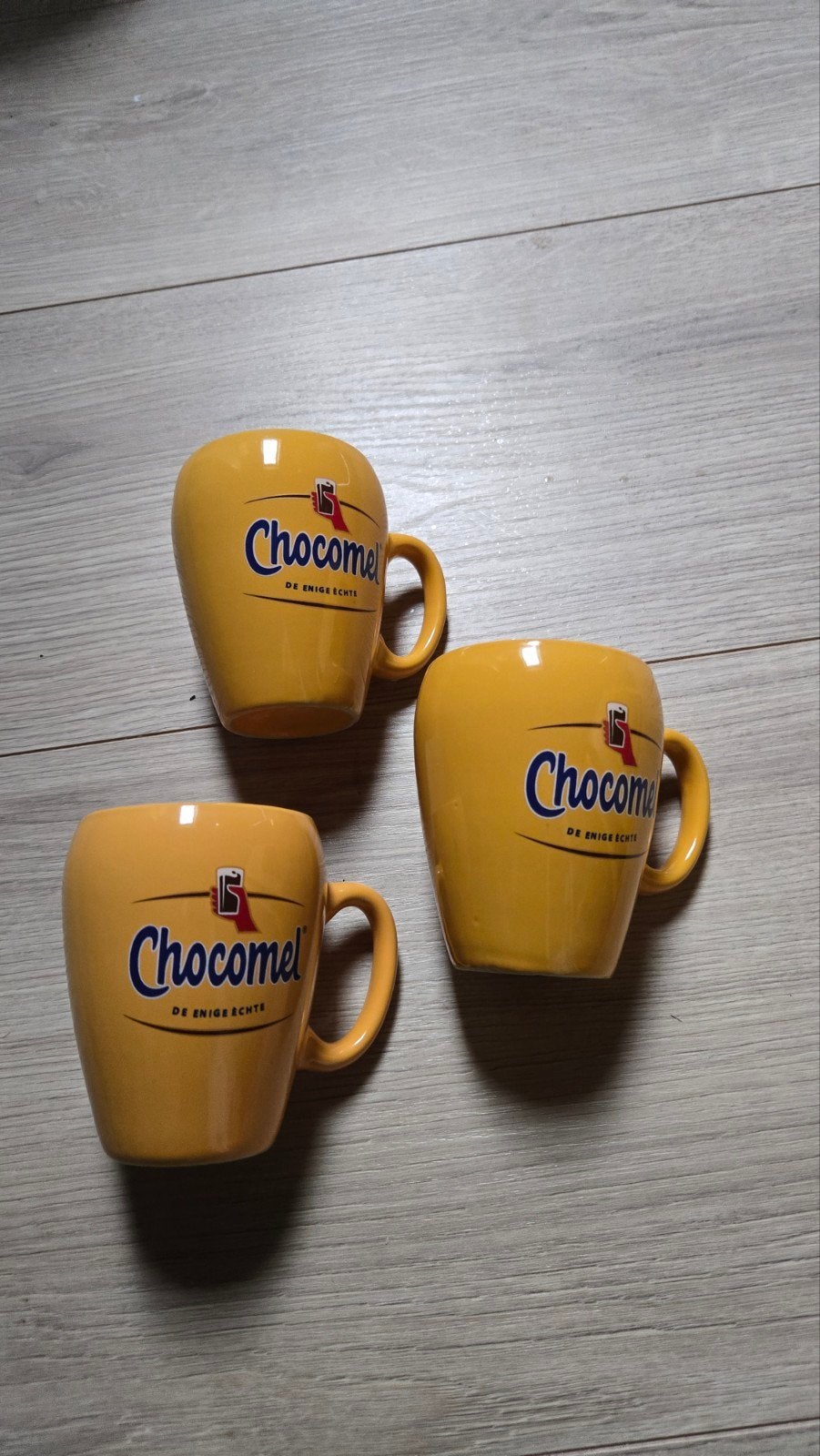 Chocomel mokken 3 stuks, Ophalen of Verzenden, Aardewerk, Overige stijlen, Kop(pen) en/of Schotel(s)