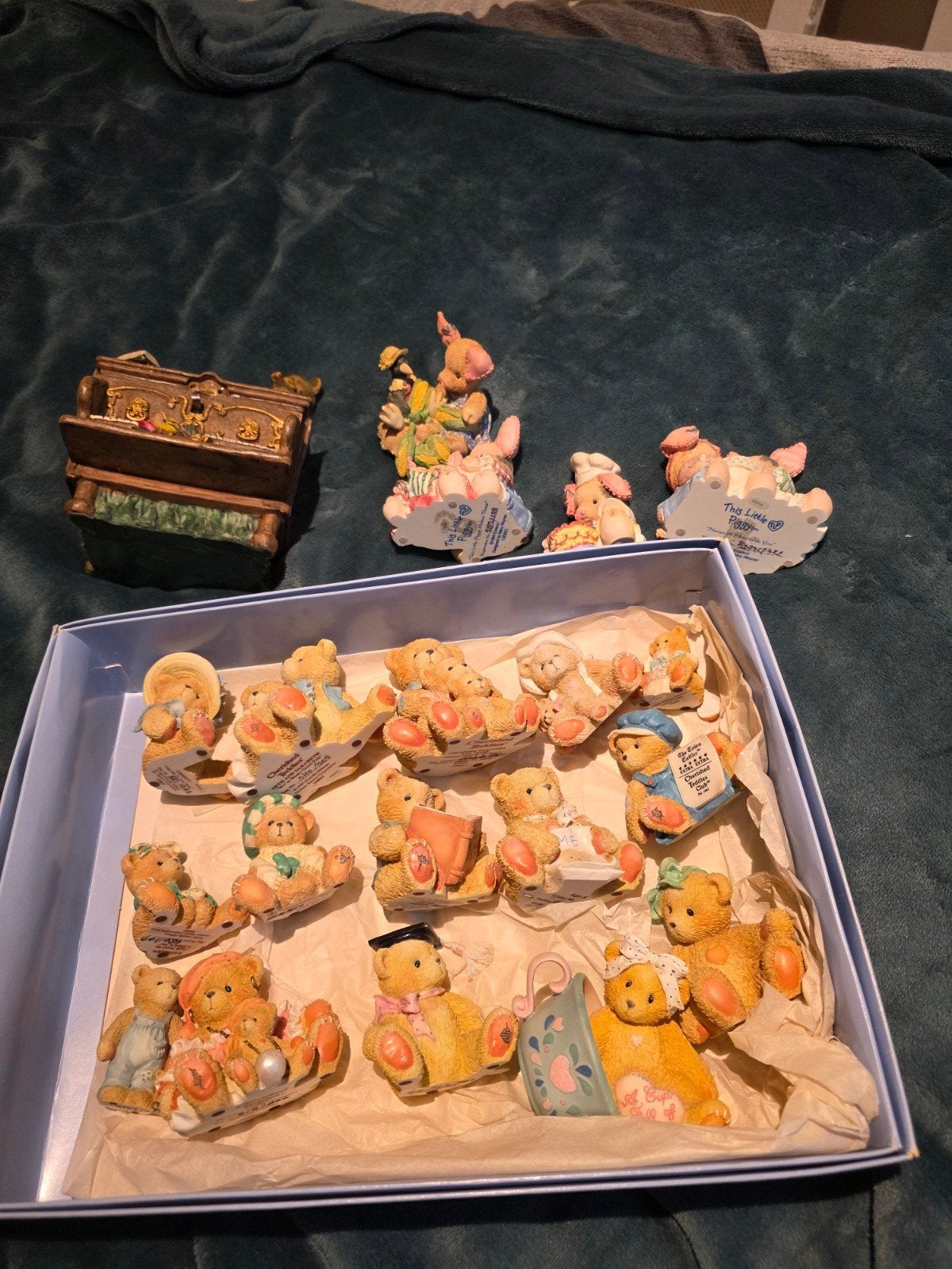 Cherished teddies & piggies collectie, Ophalen of Verzenden, Zo goed als nieuw, Beeldje, Cherished Teddies