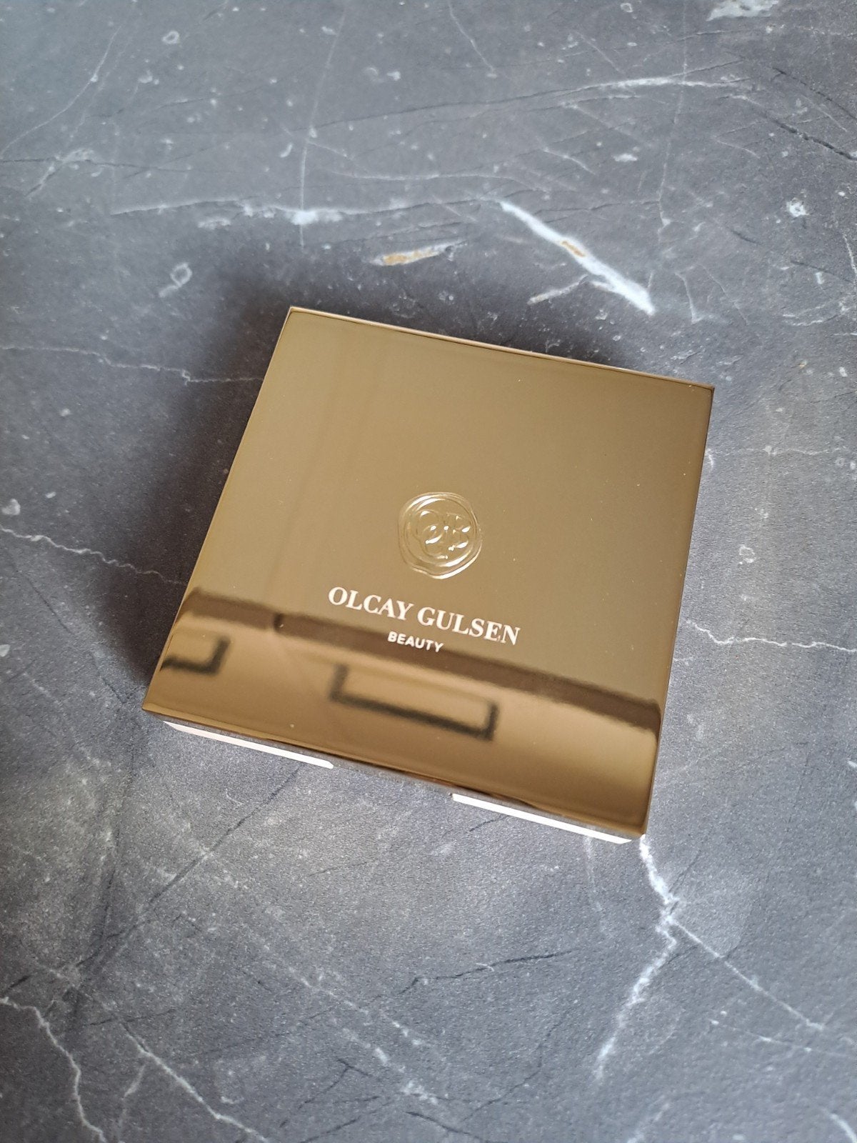 Olcay Gulsen Brightening Compact Powder!, Ophalen of Verzenden, Nieuw, Gehele gezicht
