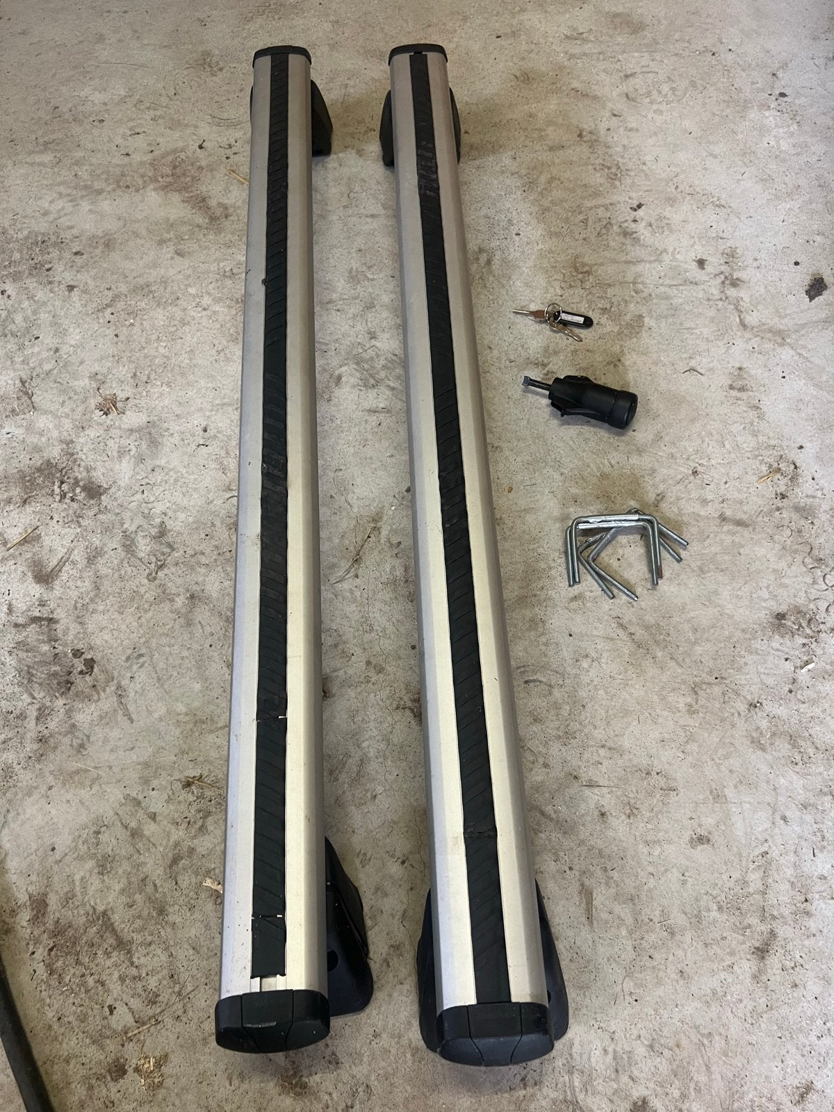 Originele Volvo XC60 Thule dakdragers (tot 2018), Auto diversen, Dakdragers, Ophalen, Gebruikt
