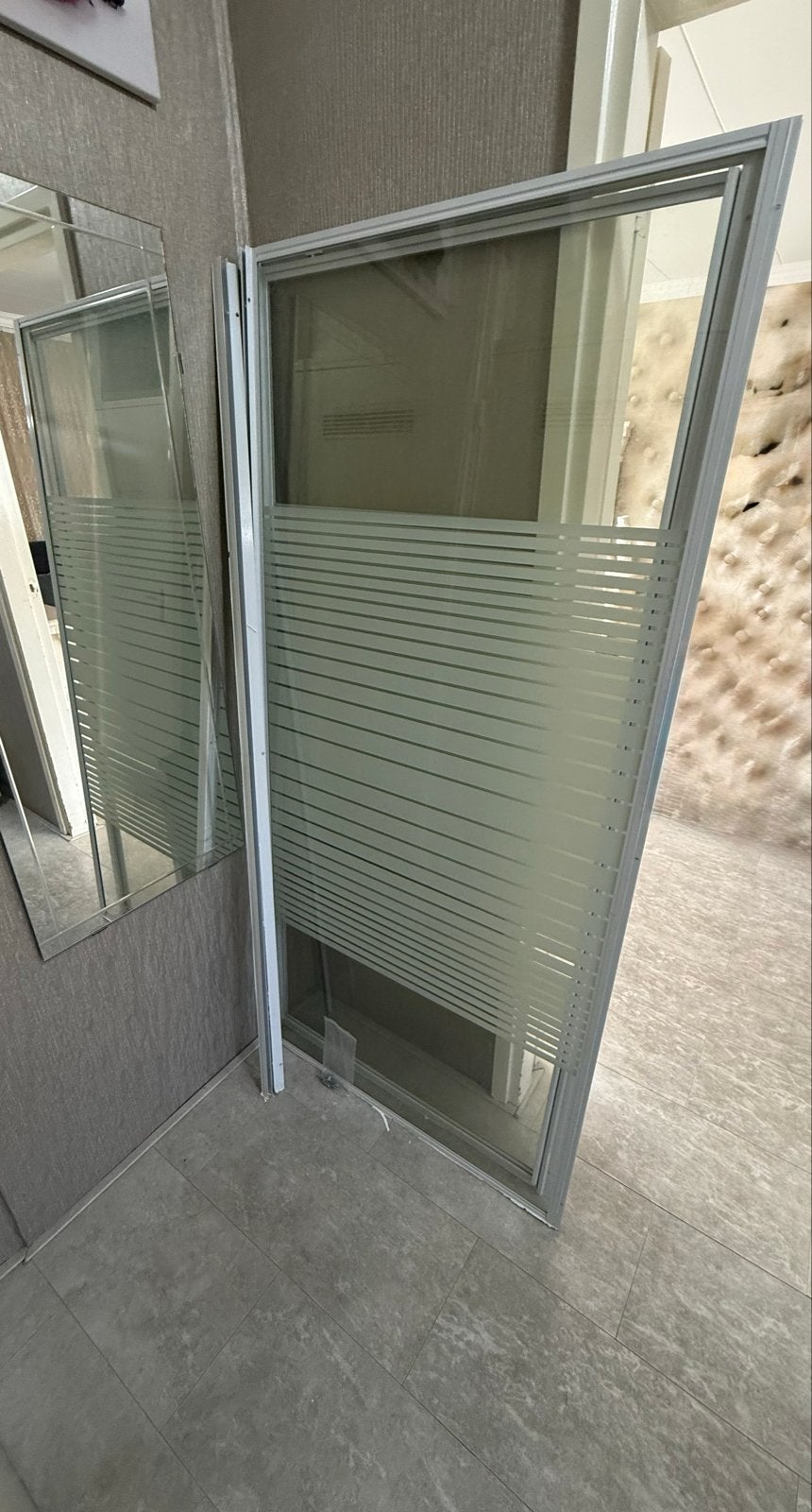 Nette douchecabine 90x90 cm, deur rechts naar buiten, Ophalen of Verzenden, Zo goed als nieuw, Glas, Douche