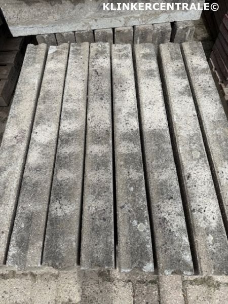 212st grijs betonbanden 10x20x100cm opsluit/trottoirbanden, Gebruikt, Overige typen, 10 m² of meer, Bij dit gebruikte product niet te achterhalen.