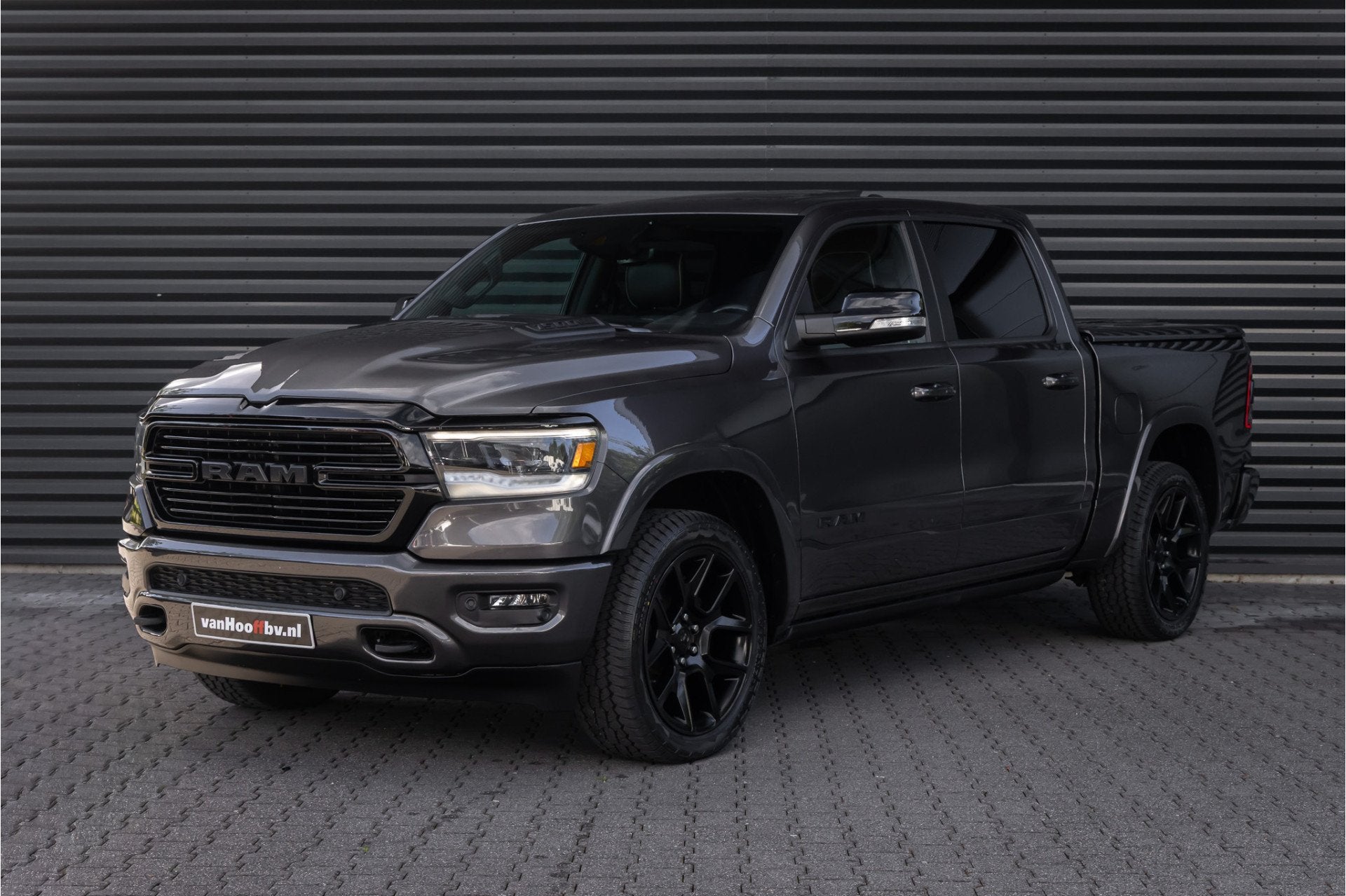 Dodge Ram 1500 5.7 V8 4x4 Crew Cab Laramie Pano - Harman Kar, Gebruikt, 5654 cc, 402 pk, Bedrijf