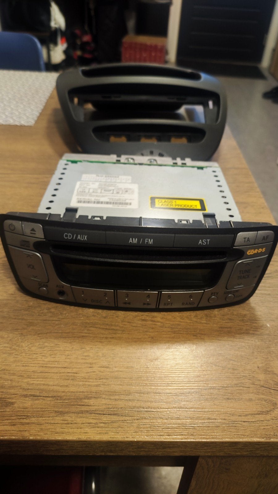 Standaard radio Citroën C1, Peugeot 107/108, Toyota Aygo, Auto diversen, Autoradio's, Ophalen of Verzenden, Zo goed als nieuw