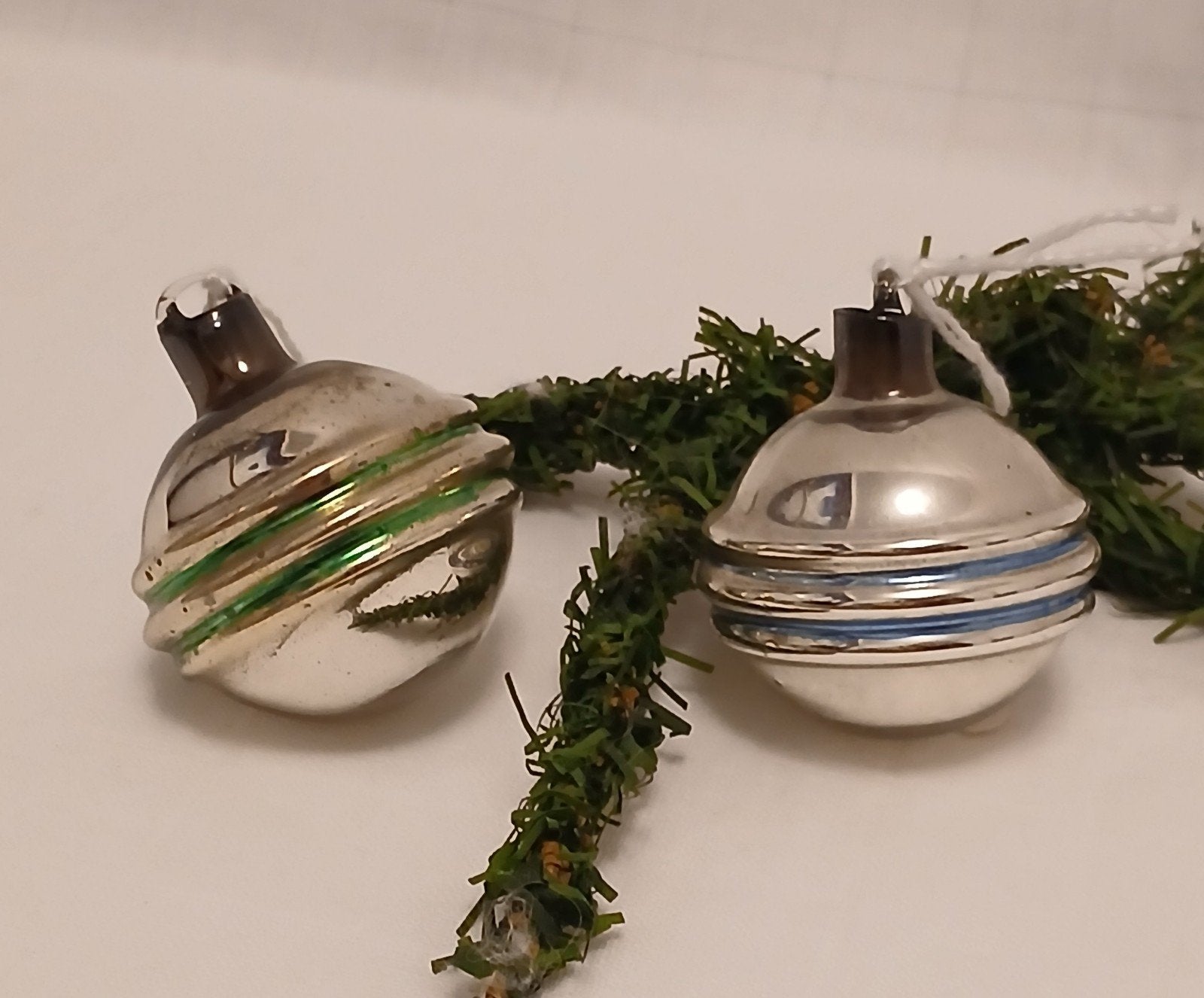 Oude Antieke Ajeko kerstbal 2x spoetnik, Verzenden