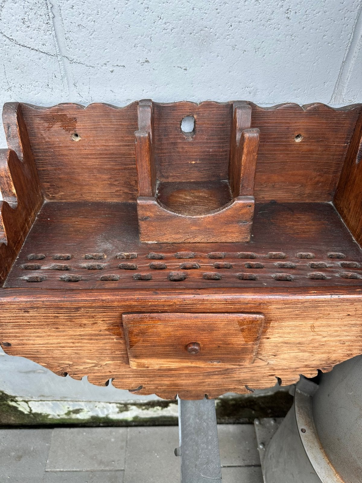 Keuken dressoir, Ophalen