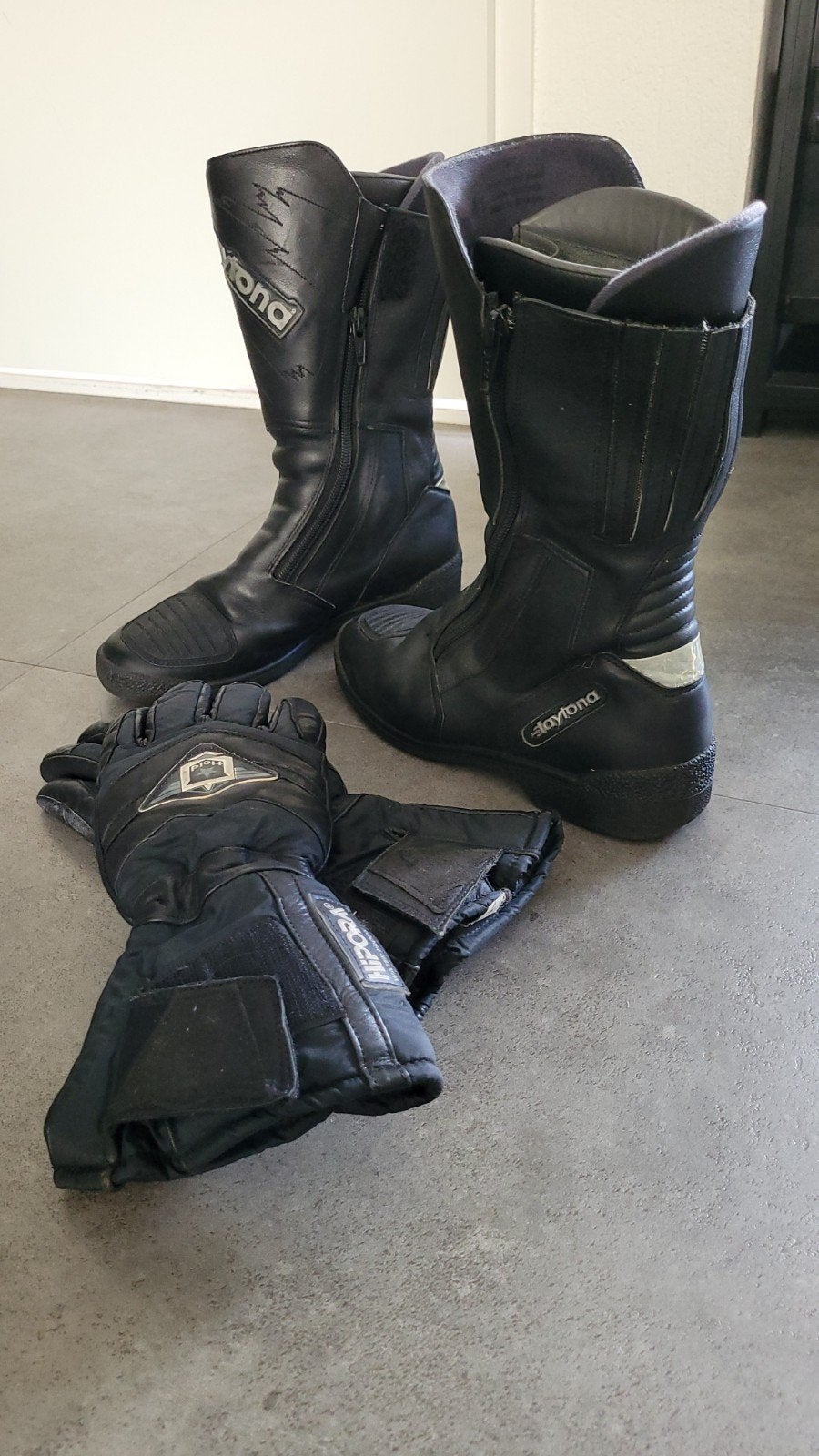 Daytona dames motorlaarzen maat 38/39 en motorhandschoenen, Motoren, Kleding | Motorkleding, Ophalen, Dames, Daytona, Laarzen