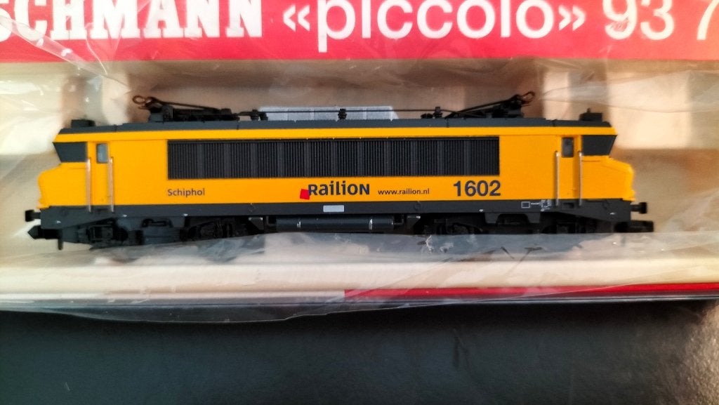 NS elektrolok 1600 serie  Railion "Schiphol", Trix, Analoog, Ophalen of Verzenden, Zo goed als nieuw