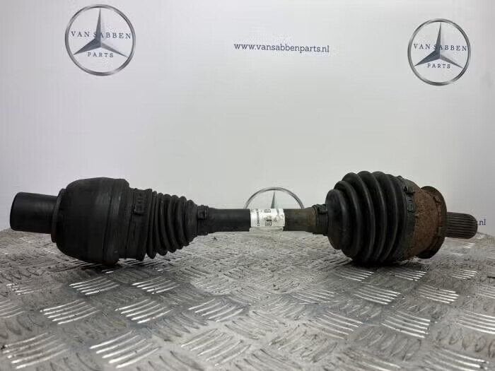 Aandrijfas rechts-voor van een Mercedes CLA, Ophalen of Verzenden, Gebruikt