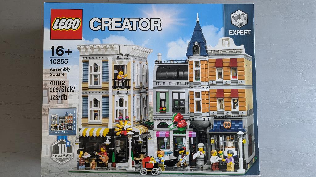 LEGO 10255 – Assembly Square (Modular / modulair gebouw), Nieuw, Ophalen of Verzenden, Compleet, Lego