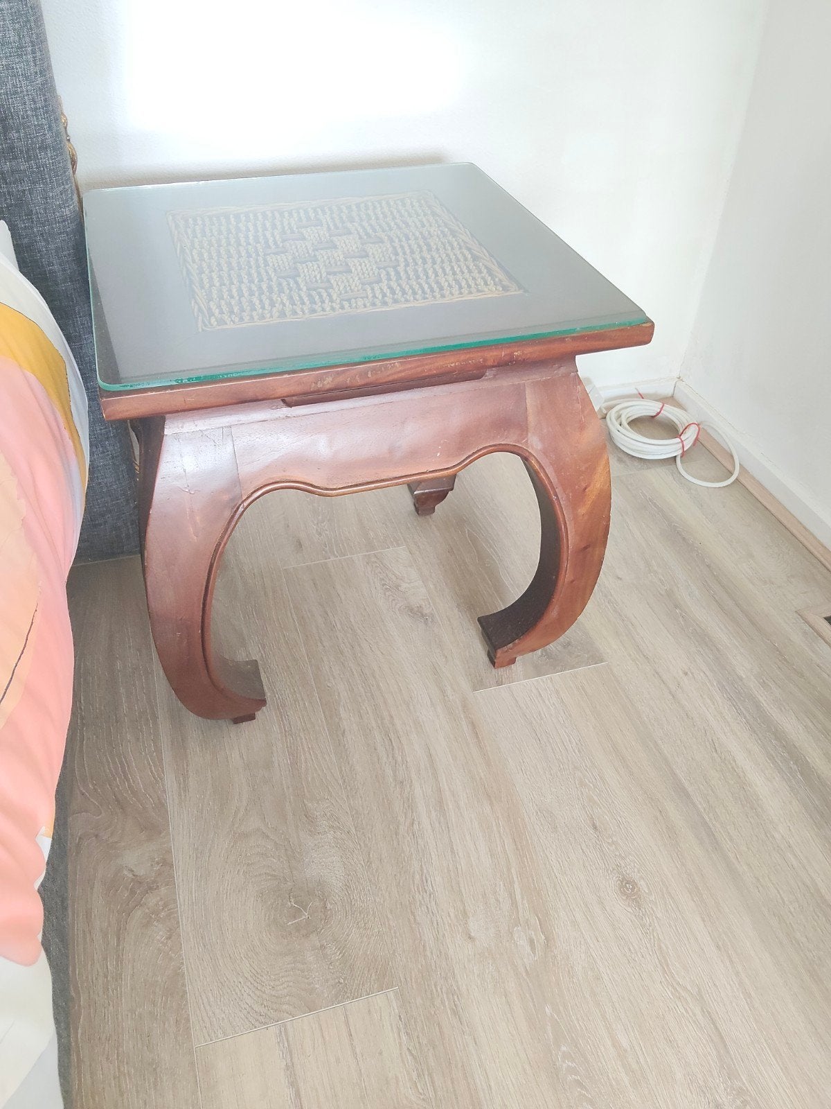Bijzonder Opium tafeltje met glazen plaat, 45 tot 60 cm, Gebruikt, Klassiek, Rotan, Hout, Vierkant