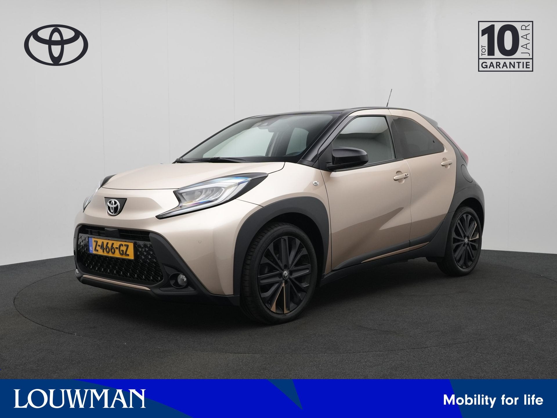 Toyota Aygo X 1.0 VVT-i S-CVT Premium (bj 2023, automaat), Auto's, Toyota, 12 maanden, Gebruikt, 4 stoelen, Leder en Stof