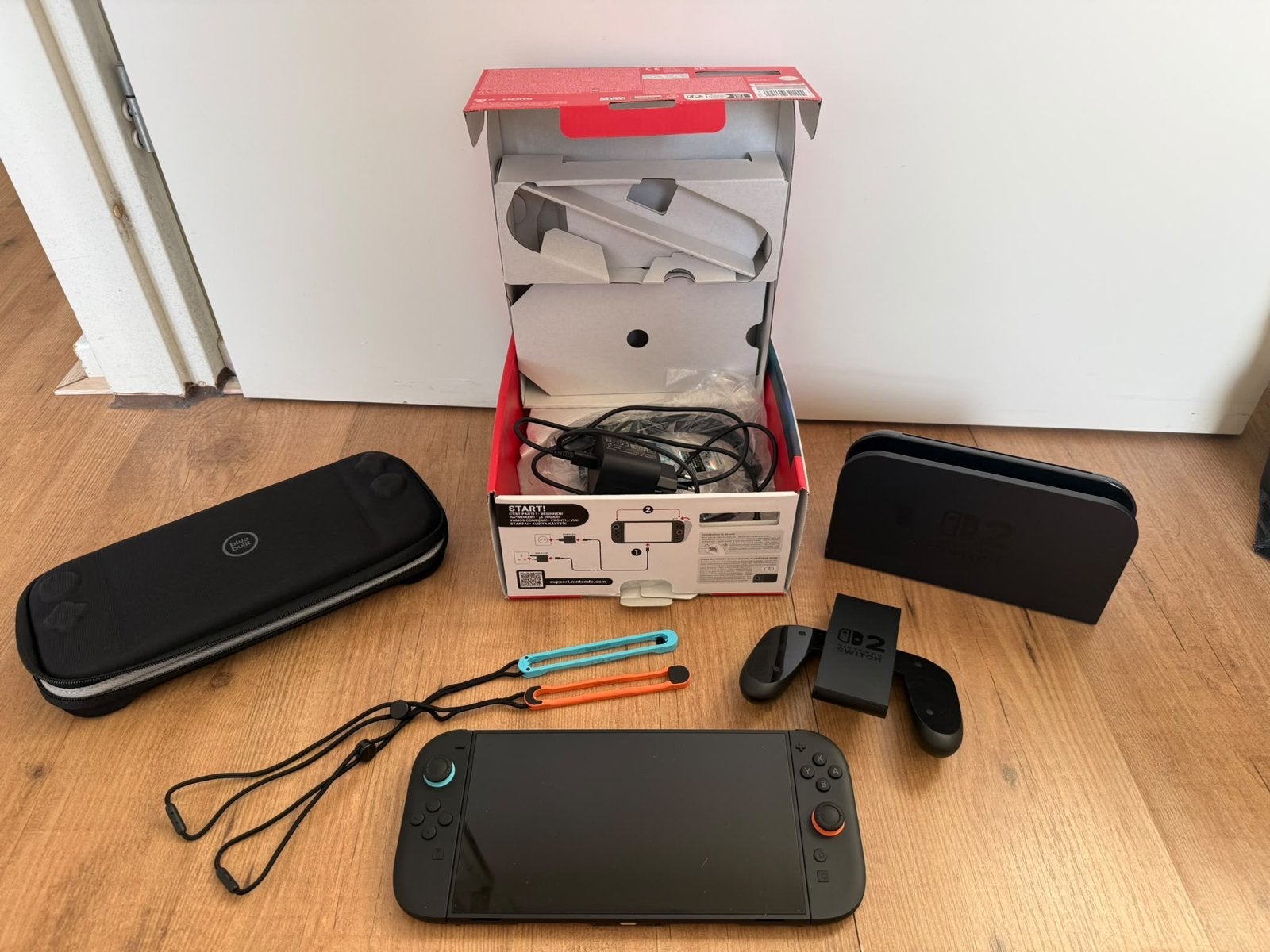Foto 2 van Nintendo Switch 2 - Zo goed als nieuw, amper gebruikt
