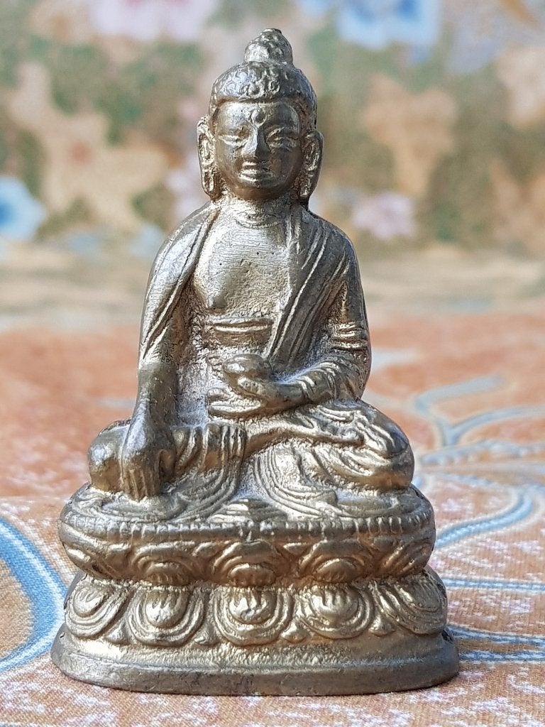 Mooi oud Oosters koper beeldje van Boeddha 5,8 cm., Antiek en Kunst, Goud, Handgemaakt, Ophalen of Verzenden, Overige herkomsten