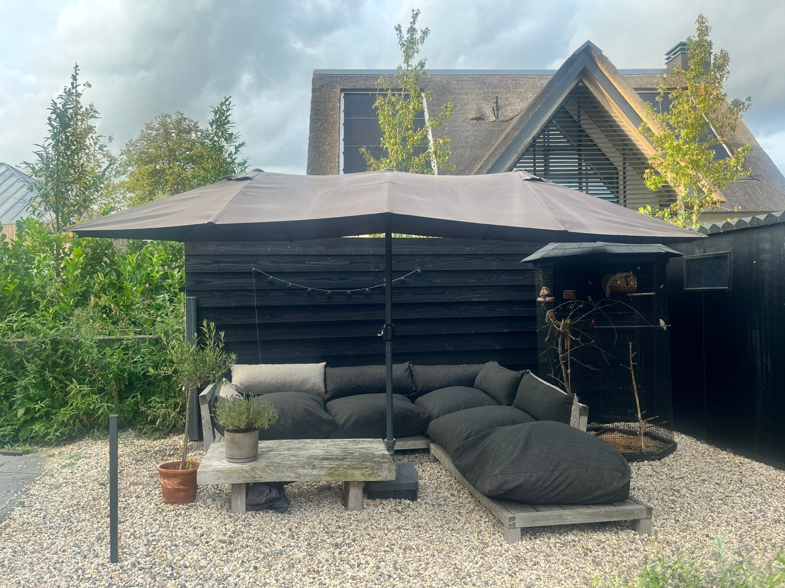 Teak Houten loungeset met kussens en parasol