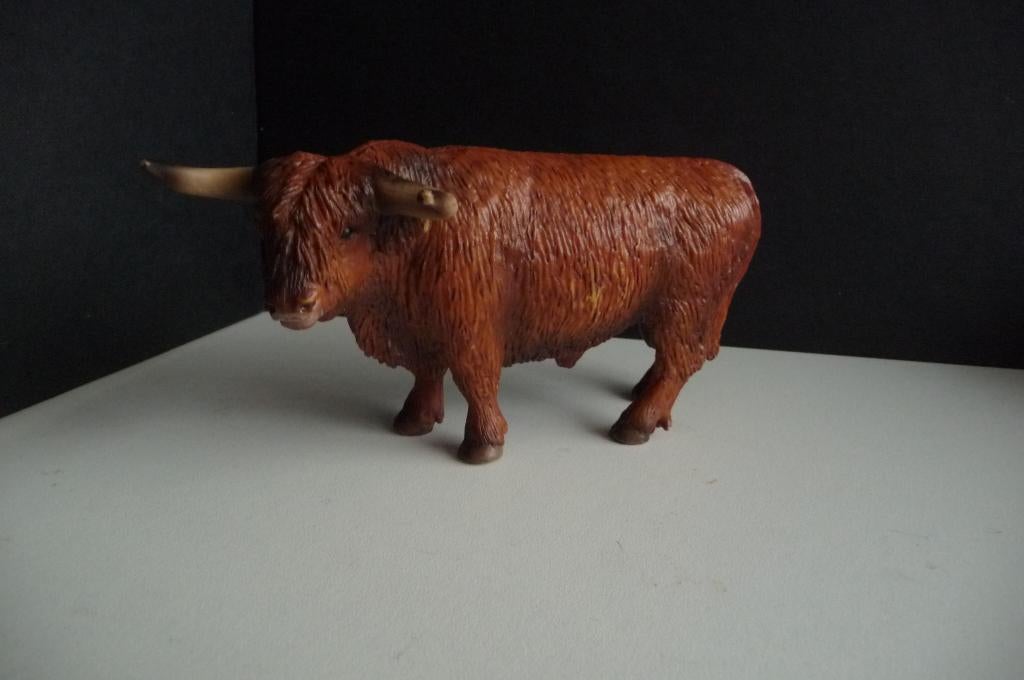 SCHLEICH TREKPAARD,SCHOTSE HOOGLANDER,VARKEN EN SCHAAP JAPAN, Verzamelen, Dierenverzamelingen, Verzenden, Zo goed als nieuw, Boerderijdier