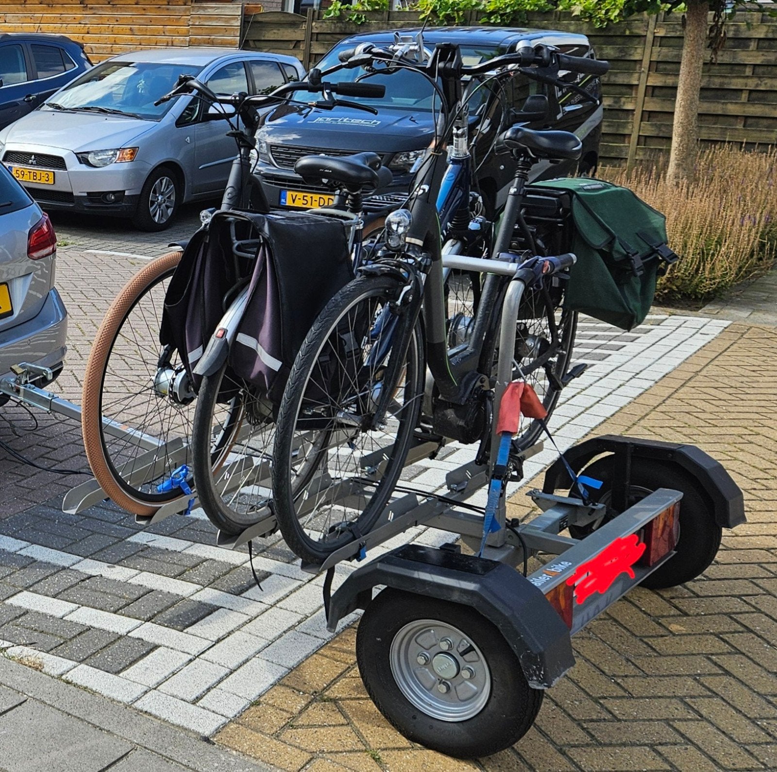 Aanhanger voor 4 fietsen - fiets trailer - fietsendrager, Fietsen en Brommers, Ophalen, Gebruikt, Opvouwbaar, 80 kg of meer
