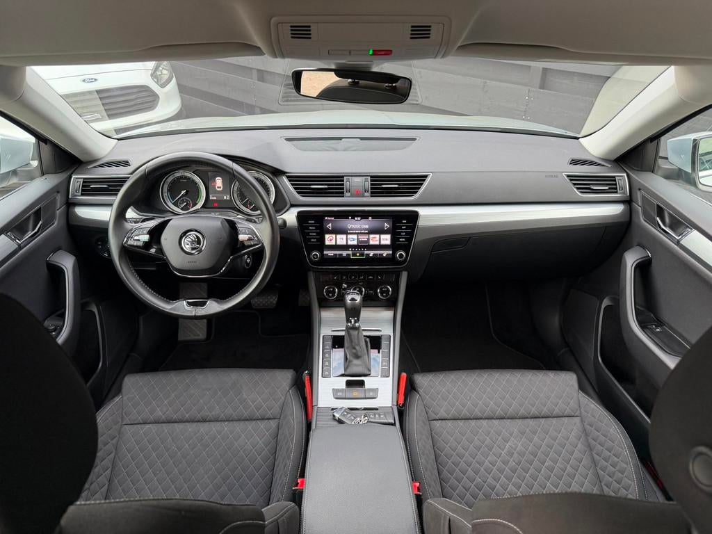 Skoda Superb Combi 1.4 TSI iV Business Edition Plus I Trekha, Auto's, Skoda, Stof, Gebruikt, Plug-in hybride, 1600 kg