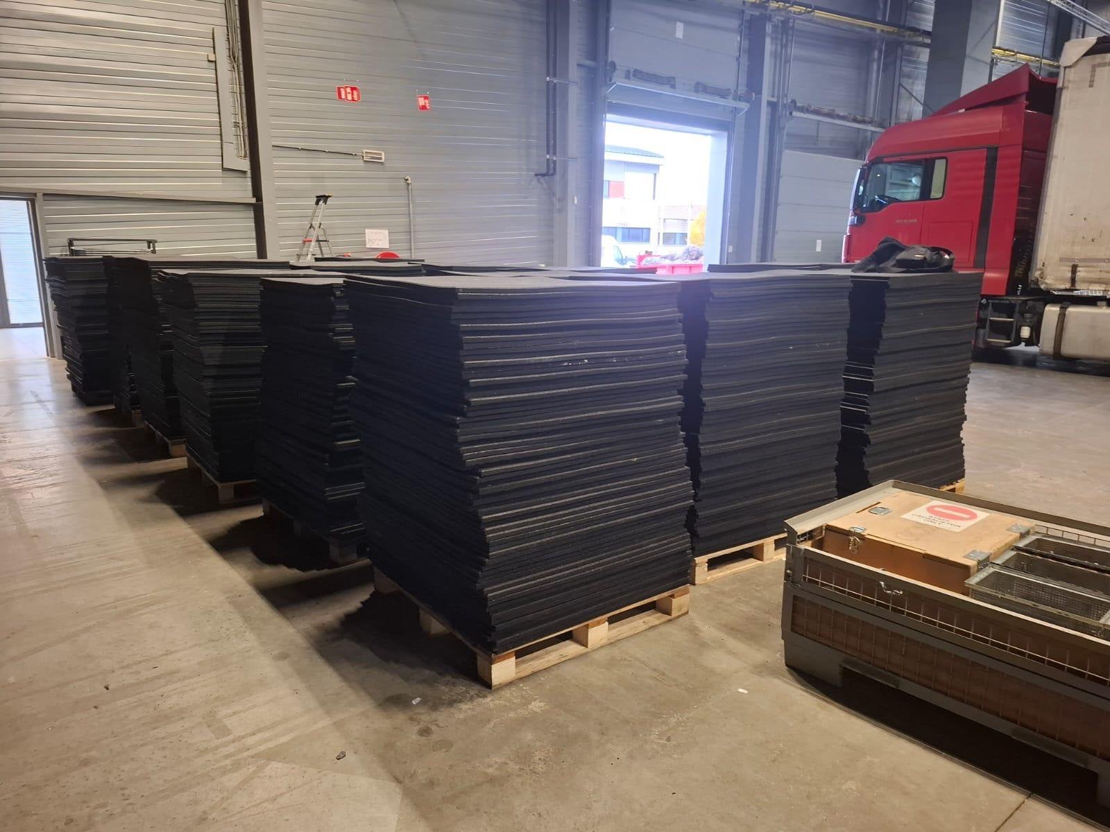 1200m2  Jong gebruikte Rubber sport vloer 100x100x2  fit pro, Ophalen, Nieuw, Fitnessmat