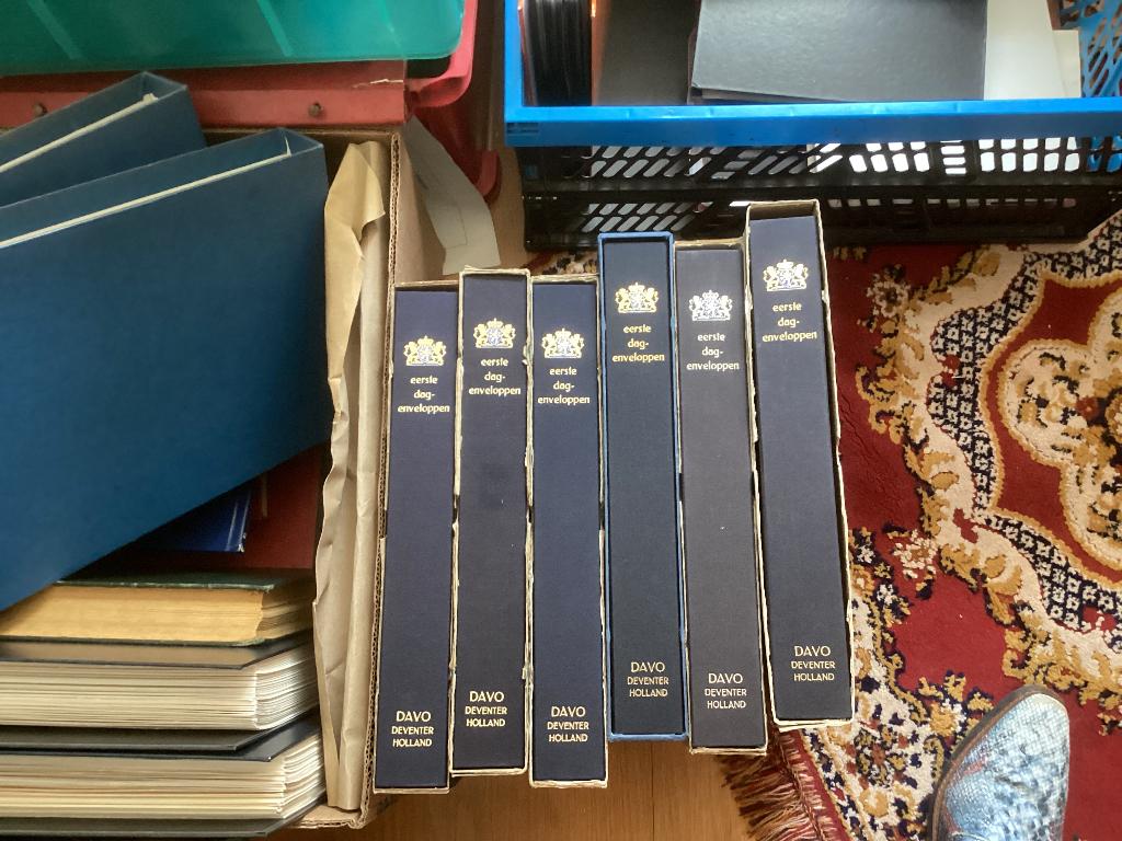 Gebruikt FDC albums met 20 bladen goed voor 120 fdc Davo fir, Postzegels en Munten, Postzegels | Toebehoren, Ophalen, Verzamelalbum