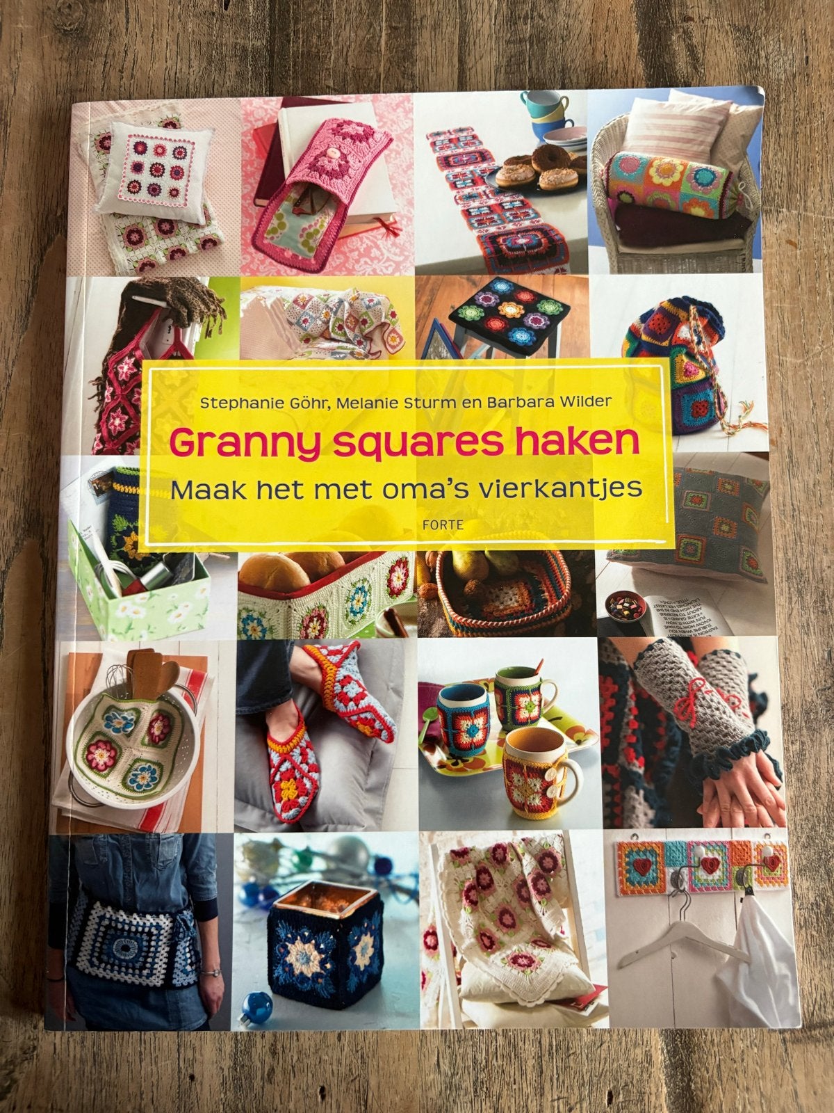 Granny squares haken: Maak het met oma's vierkantjes, Ophalen of Verzenden, Zo goed als nieuw, Breien en Haken