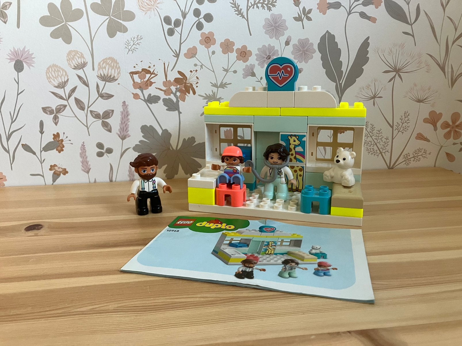 Lego duplo Bij de dokter 10968, Ophalen, Zo goed als nieuw, Compleet, Duplo