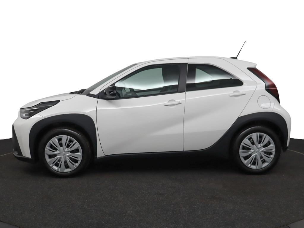 Toyota Aygo X Hybrid 115 play | Adaptive Cruise Control | Ac, Stof, Euro 6, Overige kleuren, 4 stoelen
