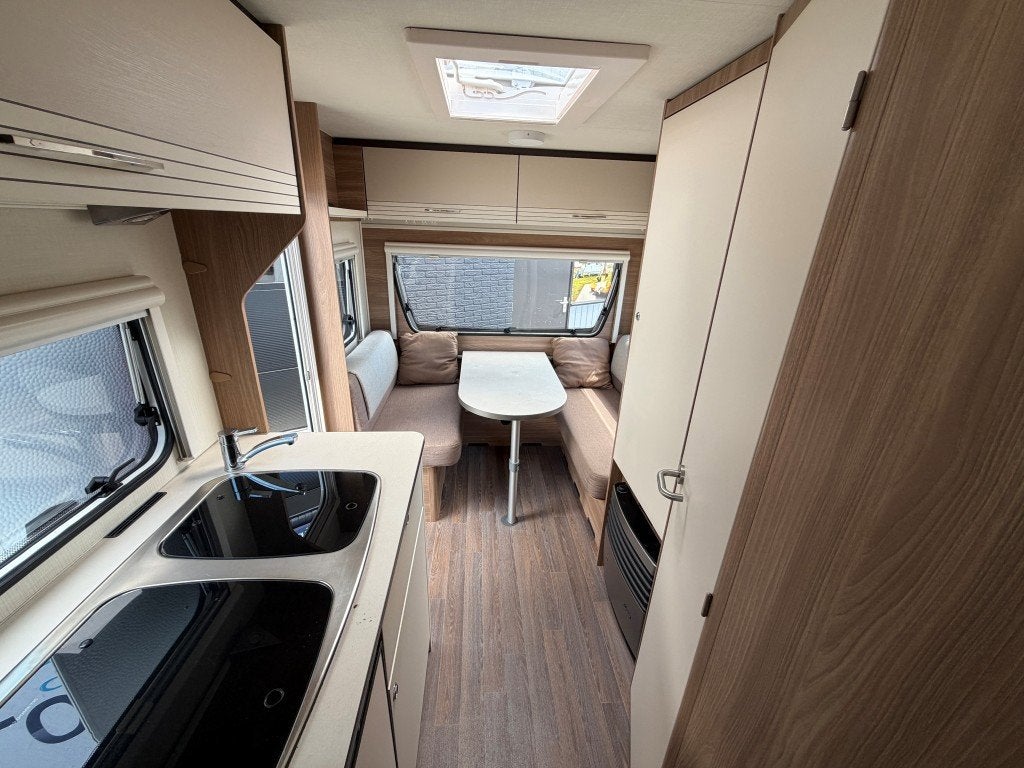 Foto 5 van BURSTNER Premio 430 TS '20 (Mover, Vastbed, 894kg)
