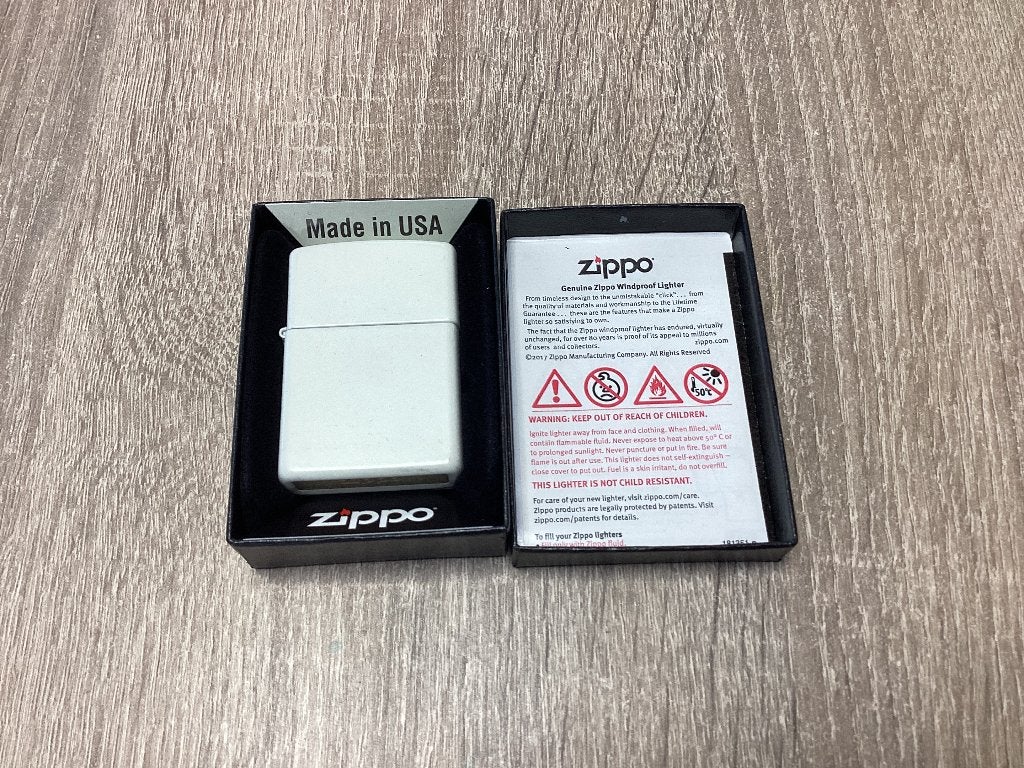 White glow in the dark zippo(nieuw), Verzenden, Nieuw, Aansteker