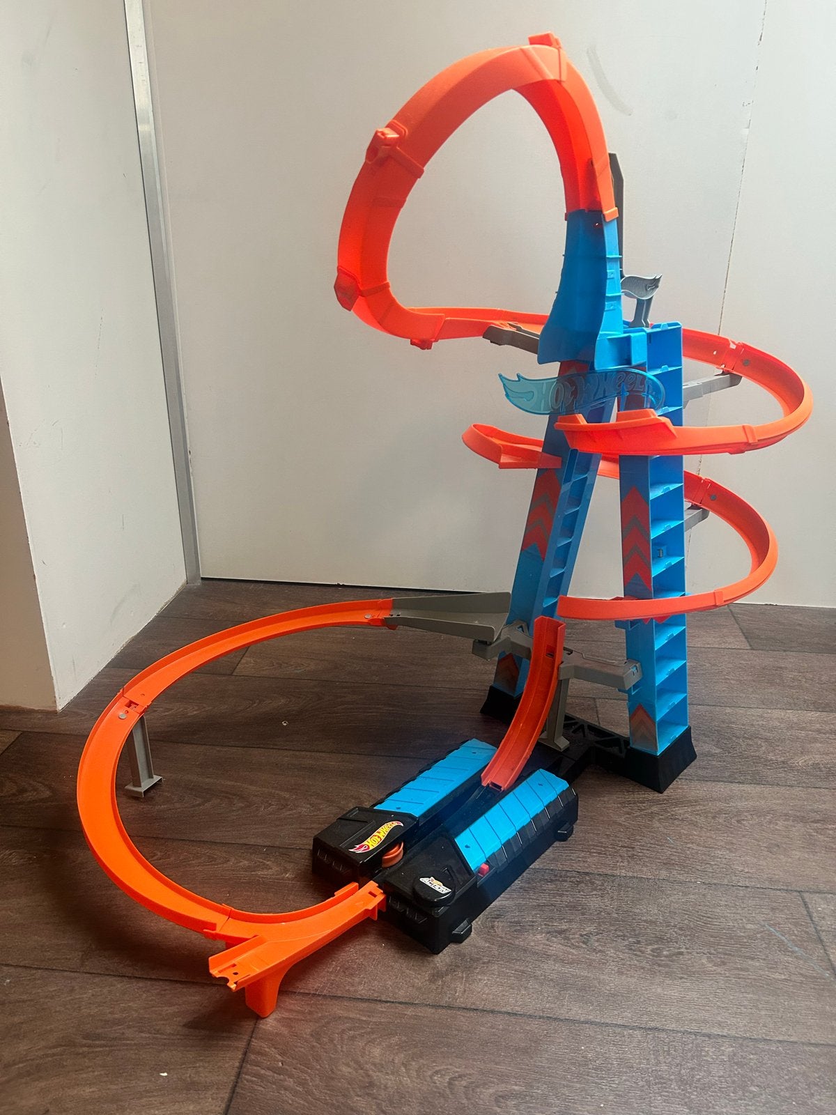 Hot Wheels Racebaan en Stunt Garage Set, Kinderen en Baby's, Speelgoed | Racebanen, Gebruikt, Racebaan, Handmatig, Hot Wheels