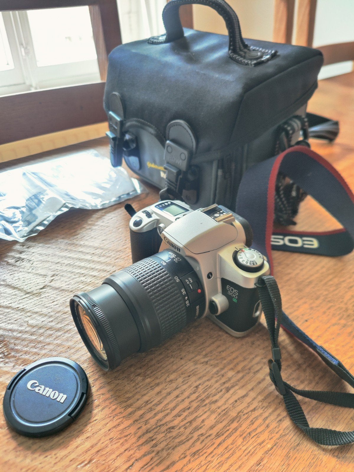 Foto 4 van Canon EOS 500 spiegelreflexcamera met lens en tas