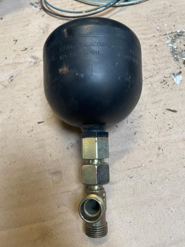 Hydraulische accumulator 0.2L 220 BAR N2-GAS 30 BAR, Ophalen of Verzenden, Zo goed als nieuw