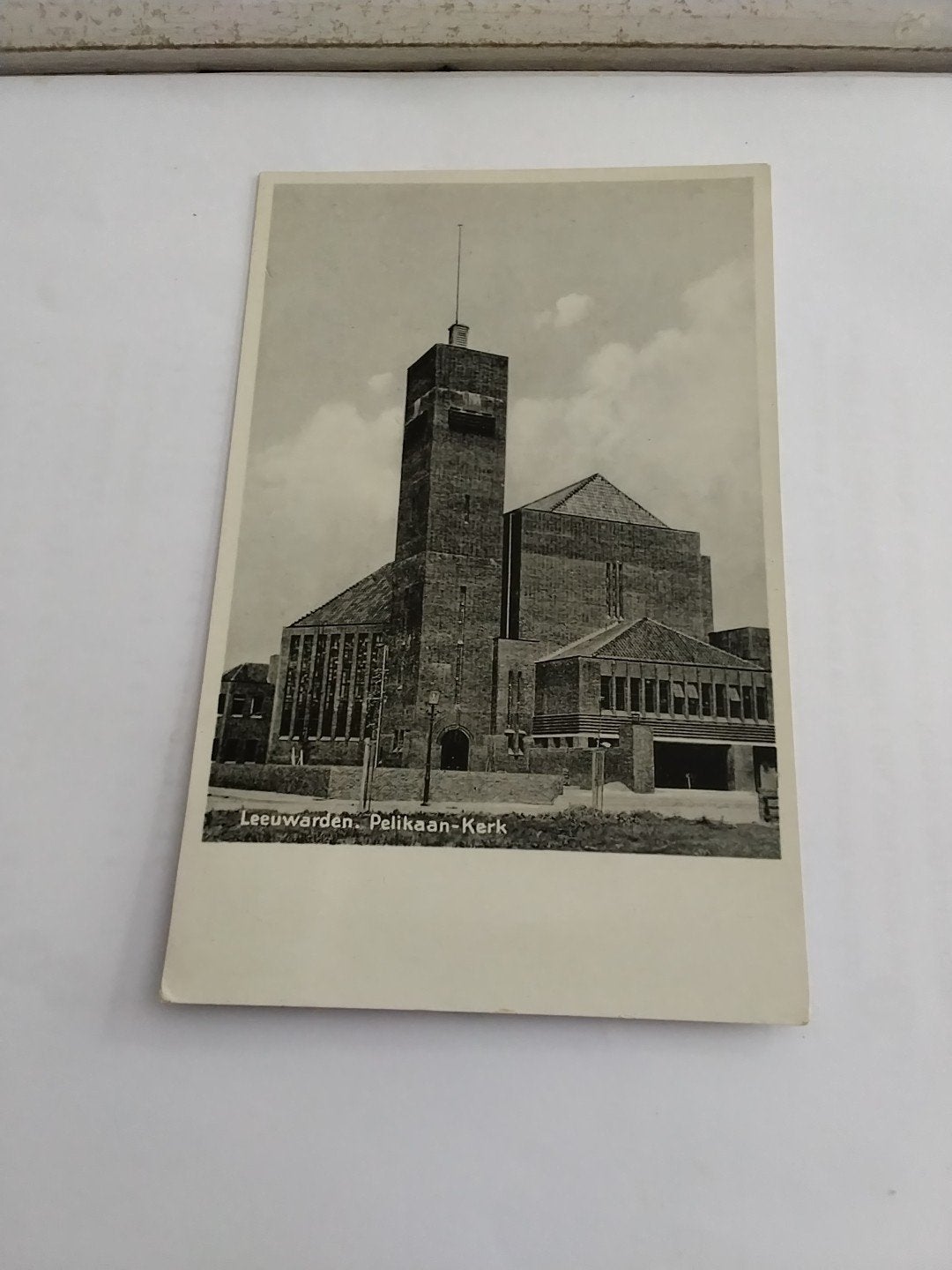 Oude Ansichtkaart Leeuwarden Pelikaan-Kerk 1935, Ophalen of Verzenden, 1920 tot 1940, Gelopen, Friesland