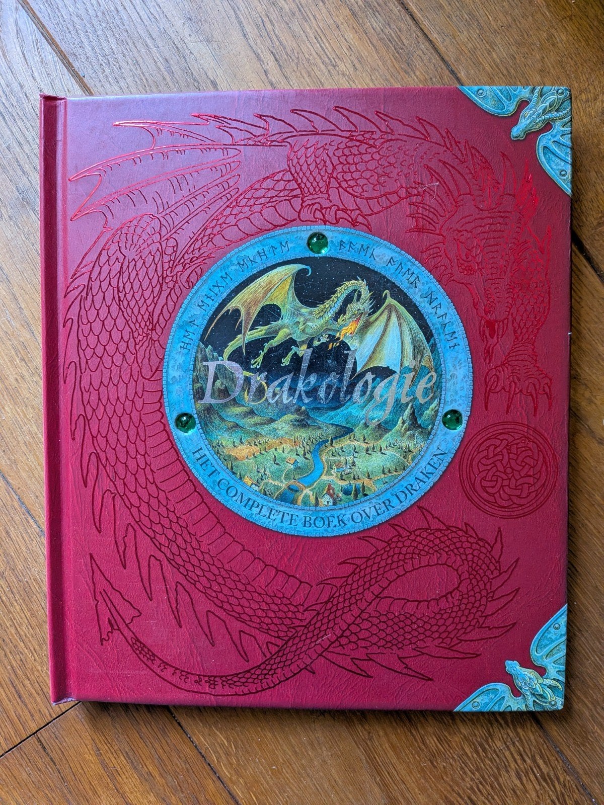 Drakologie, het complete boek over draken, Ophalen of Verzenden, Zo goed als nieuw, Prentenboek
