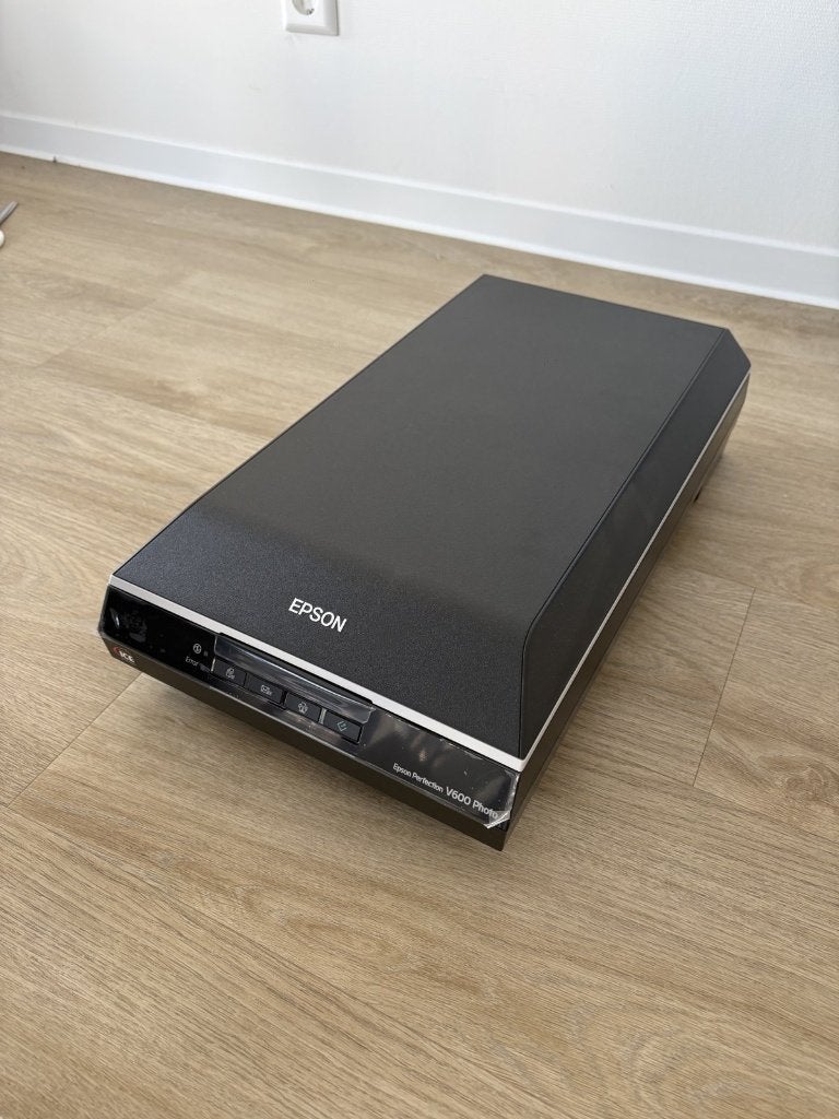 Epson Perfection V600 Photo scanner - film & photo 6400 dpi, Ophalen of Verzenden, Zo goed als nieuw, Fotoscanner, MacOS