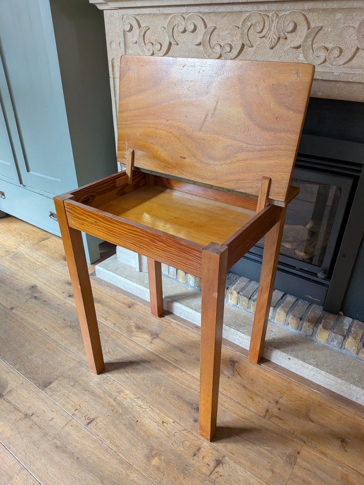 Vintage houten schoolbankje/brocante opklapbaar blad

Beschr, Antiek en Kunst, Antiek | Meubels | Kasten, Ophalen