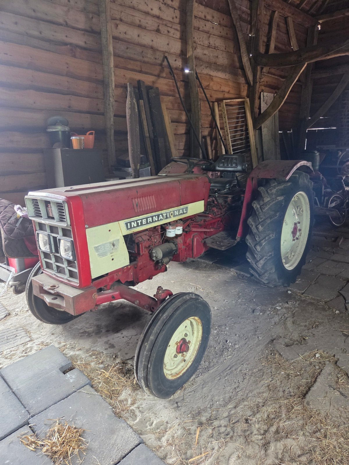 International 383 Tractor - Oldtimer, Zakelijke goederen, Ophalen, Oldtimer, Tot 80 Pk, Tot 2500