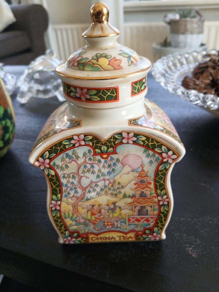 Antieke Chinese theebus met gedetailleerde decoratie, Ophalen of Verzenden
