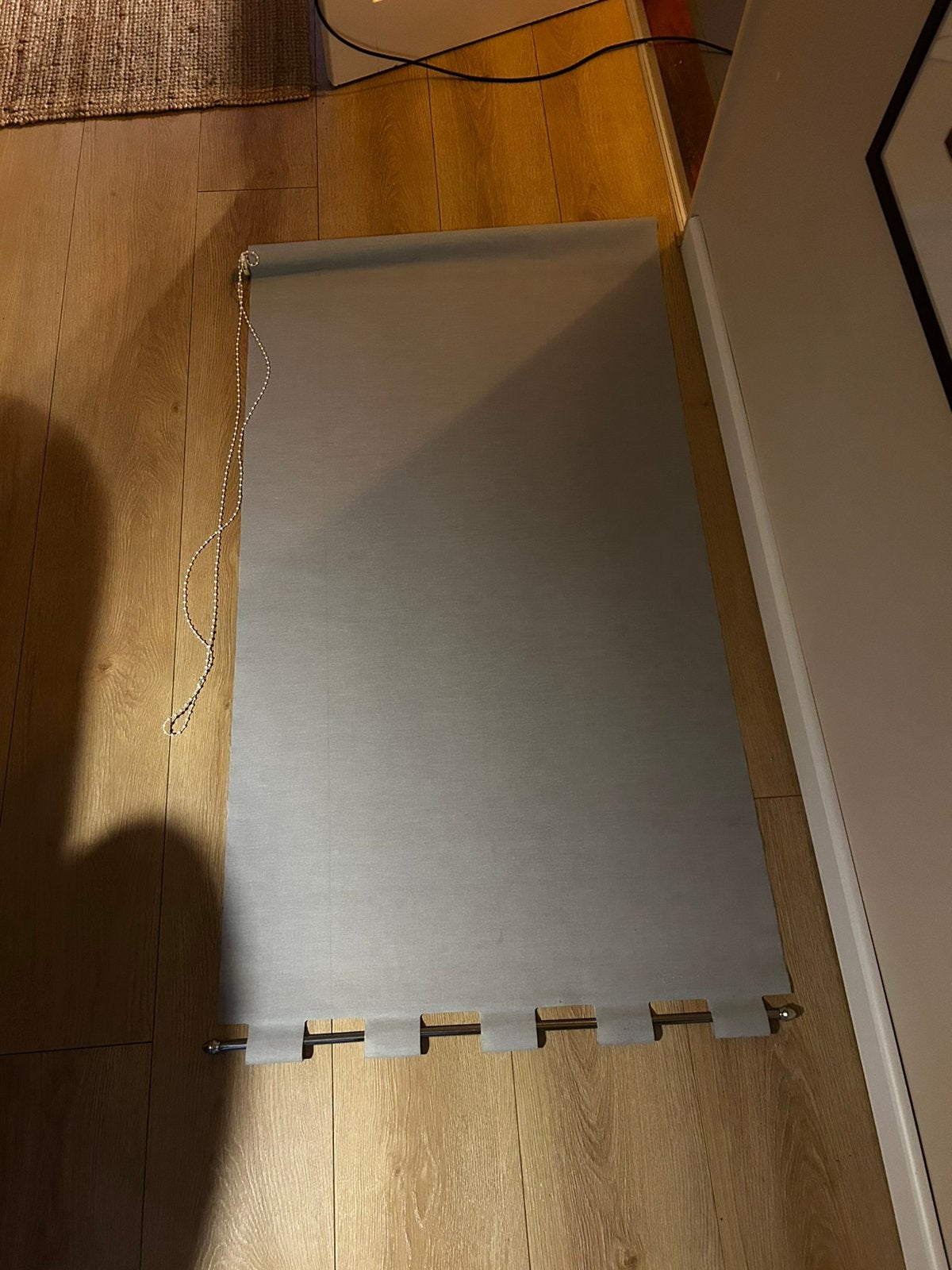 Gratis licht grijs rolgordijn, Ophalen, Zo goed als nieuw, Grijs