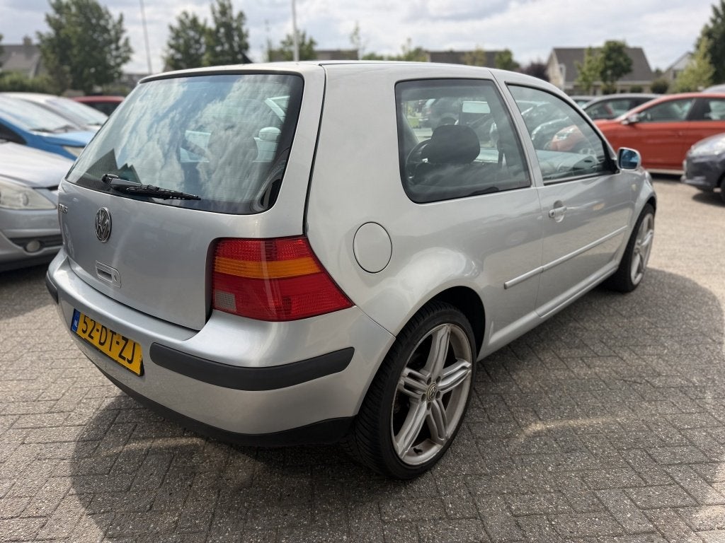 Volkswagen Golf Carplay 2.0 Highline (bj 2000, automaat), foto 5