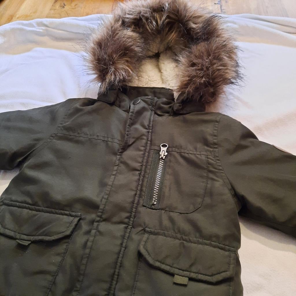 Warme winterjas met afneembare capuchon,maat 80-86, Ophalen of Verzenden, Gebruikt, Jongen of Meisje
