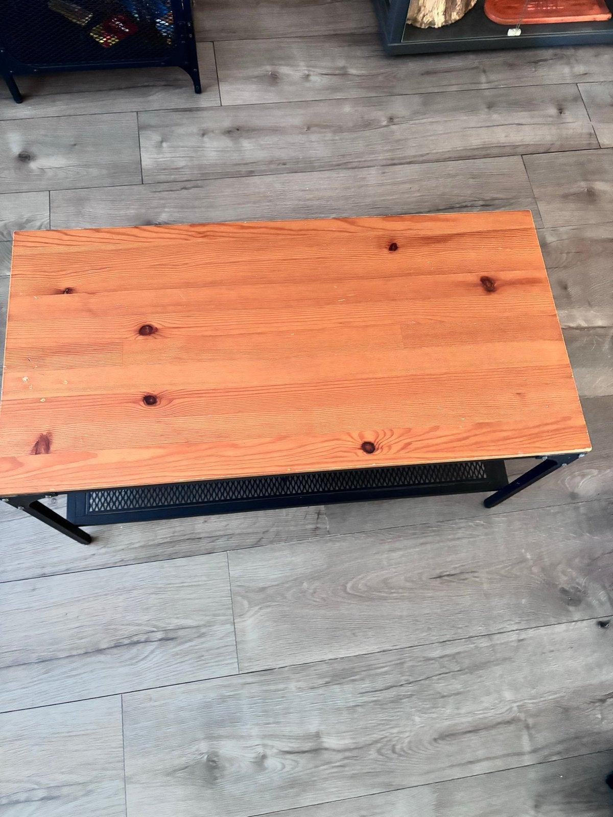 Salontafel met houten blad en metalen onderstel, Ophalen, Gebruikt, 50 tot 100 cm, 50 tot 100 cm