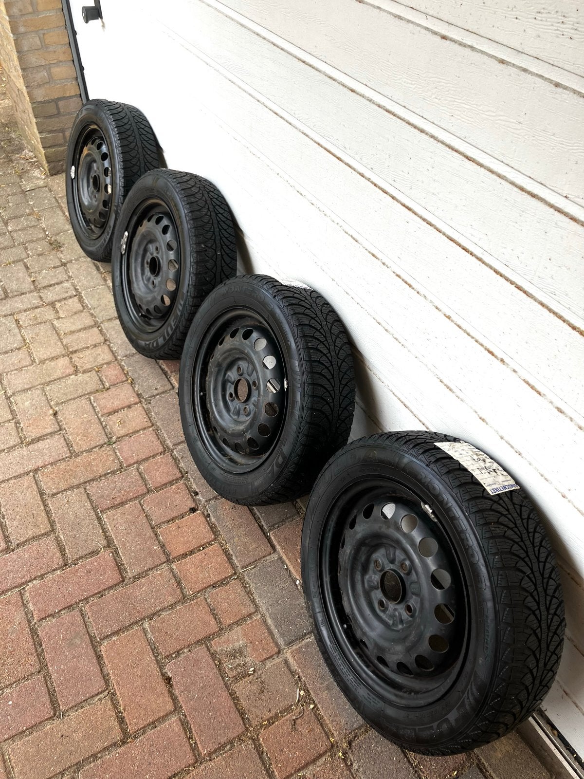 Stalen velgen op winterbanden (Peugeot 107/C1/Aygo), Ophalen, 14 inch, Gebruikt, 155 mm